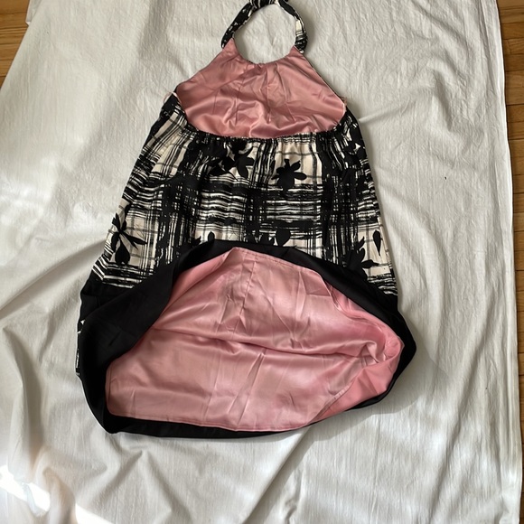 Jessica Simpson Halter dress flawless. Size 8. - Picture 4 of 6